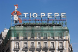 Puerta del Sol e la Famosa insegna Tio Pepe a Madrid