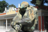 Victor Ochoa, scultura monumentale esposta nel Parque del Retiro a Madrid