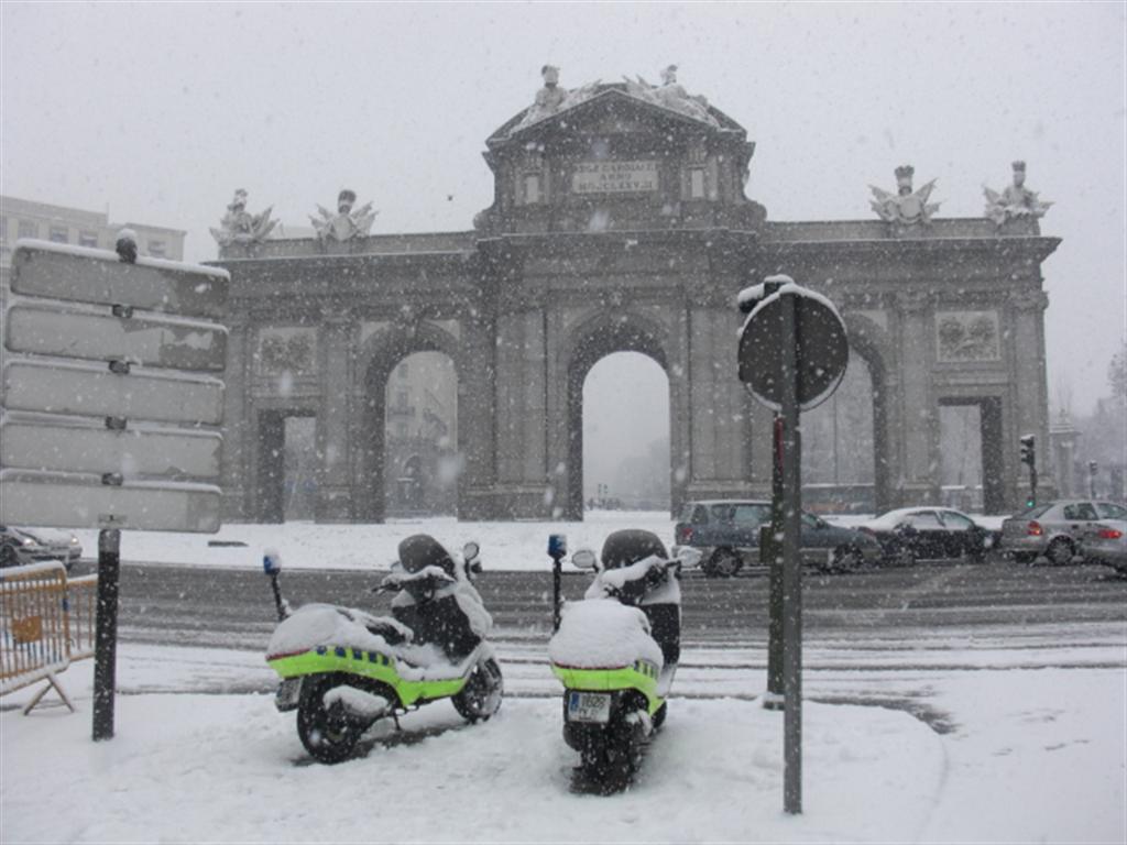 madrid-sotto-la-neve-Plaza Indipendeza madrid-sotto-la-neve-Plaza Indipendeza