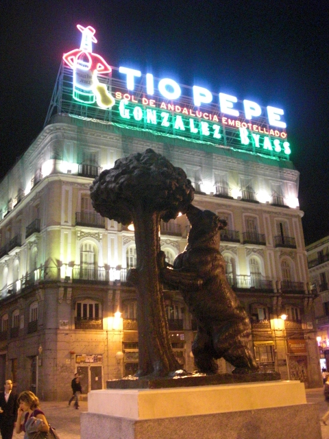Oso y Logrono Puerta del Sol Madrid